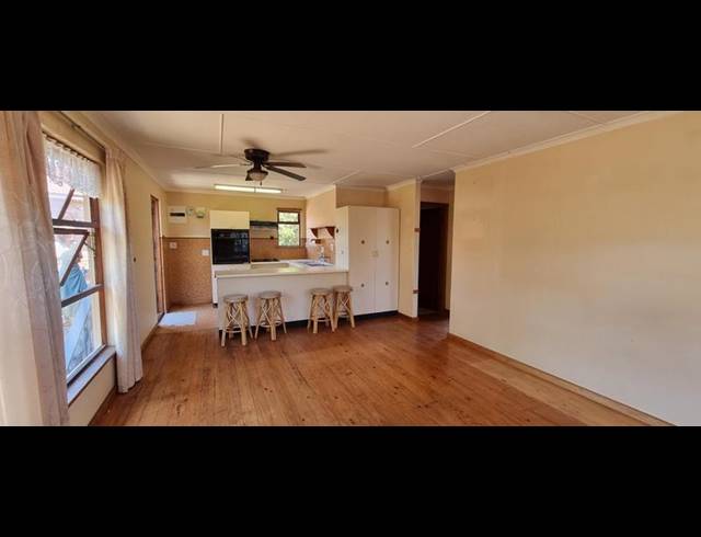 2 BEDROOM HOUSE FOR SALE IN FRAAIUITSIG